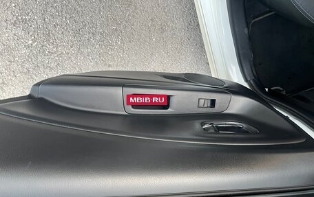 Toyota Vitz, 2019 год, 1 350 000 рублей, 11 фотография
