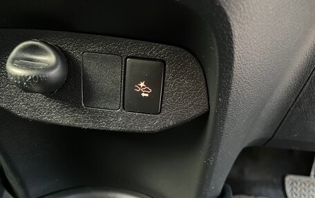 Toyota Vitz, 2019 год, 1 350 000 рублей, 15 фотография