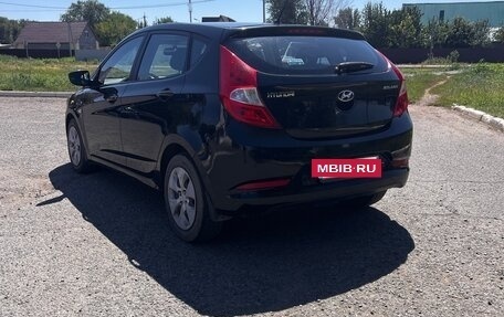 Hyundai Solaris II рестайлинг, 2015 год, 950 000 рублей, 3 фотография
