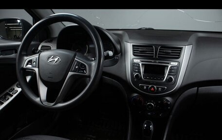 Hyundai Solaris II рестайлинг, 2015 год, 950 000 рублей, 7 фотография