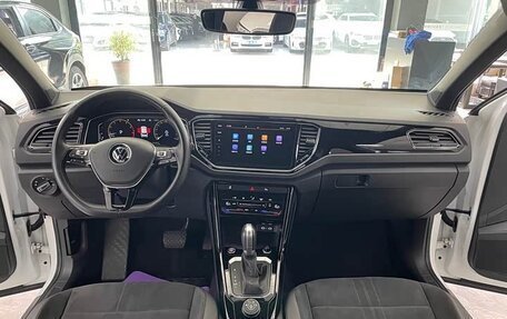Volkswagen T-Roc I, 2022 год, 1 460 000 рублей, 13 фотография