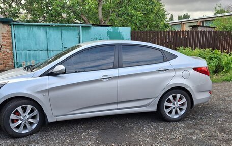 Hyundai Solaris II рестайлинг, 2012 год, 1 200 000 рублей, 5 фотография