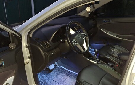 Hyundai Solaris II рестайлинг, 2012 год, 1 200 000 рублей, 8 фотография