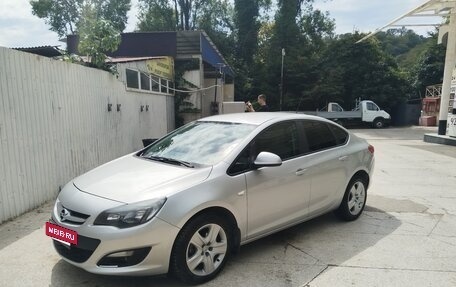 Opel Astra J, 2012 год, 720 000 рублей, 2 фотография