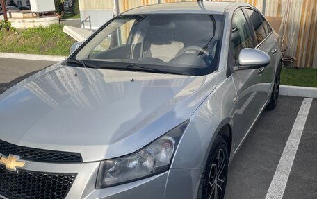 Chevrolet Cruze II, 2010 год, 631 000 рублей, 2 фотография