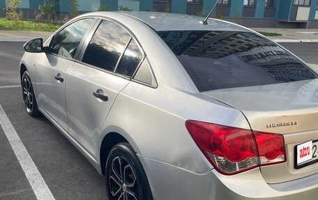 Chevrolet Cruze II, 2010 год, 631 000 рублей, 5 фотография