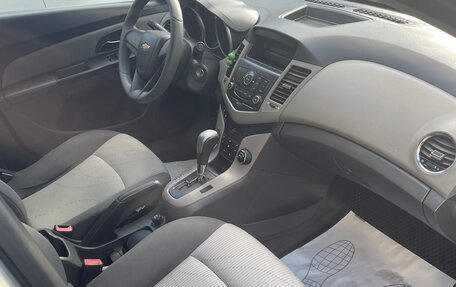 Chevrolet Cruze II, 2010 год, 631 000 рублей, 15 фотография