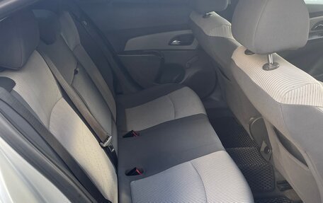 Chevrolet Cruze II, 2010 год, 631 000 рублей, 17 фотография