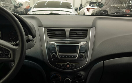 Hyundai Solaris II рестайлинг, 2015 год, 899 000 рублей, 18 фотография