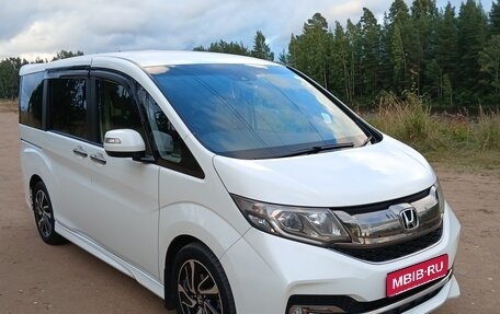 Honda Stepwgn IV, 2017 год, 1 970 000 рублей, 1 фотография