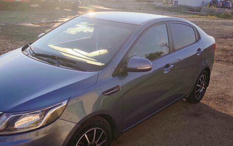 KIA Rio III рестайлинг, 2013 год, 900 000 рублей, 2 фотография