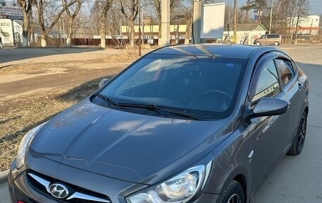 Hyundai Solaris II рестайлинг, 2012 год, 620 000 рублей, 19 фотография