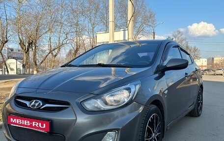 Hyundai Solaris II рестайлинг, 2012 год, 620 000 рублей, 21 фотография