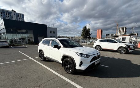 Toyota RAV4, 2021 год, 3 600 000 рублей, 7 фотография