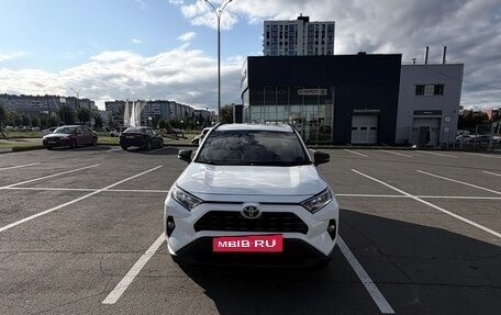 Toyota RAV4, 2021 год, 3 600 000 рублей, 8 фотография