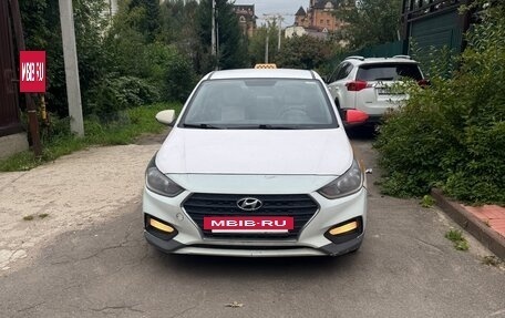Hyundai Solaris II рестайлинг, 2017 год, 570 000 рублей, 2 фотография