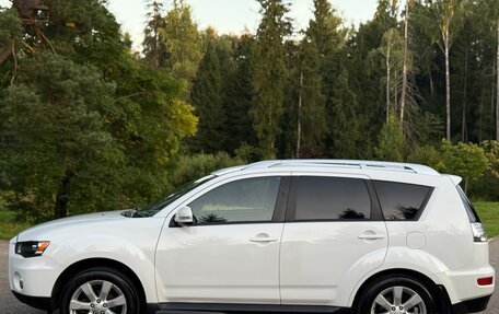 Mitsubishi Outlander III рестайлинг 3, 2010 год, 885 000 рублей, 9 фотография