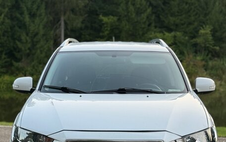 Mitsubishi Outlander III рестайлинг 3, 2010 год, 885 000 рублей, 3 фотография