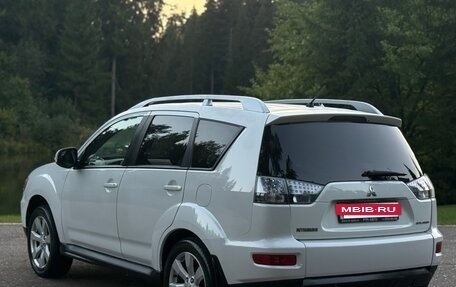Mitsubishi Outlander III рестайлинг 3, 2010 год, 885 000 рублей, 5 фотография