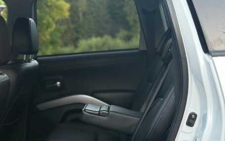 Mitsubishi Outlander III рестайлинг 3, 2010 год, 885 000 рублей, 31 фотография