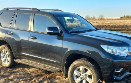 Toyota Land Cruiser Prado 150 рестайлинг 2, 2017 год, 4 200 000 рублей, 4 фотография