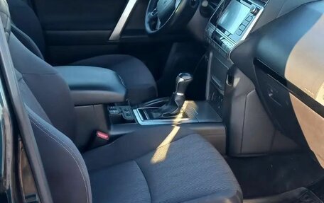 Toyota Land Cruiser Prado 150 рестайлинг 2, 2017 год, 4 200 000 рублей, 6 фотография
