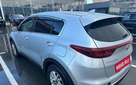 KIA Sportage IV рестайлинг, 2020 год, 2 590 000 рублей, 4 фотография