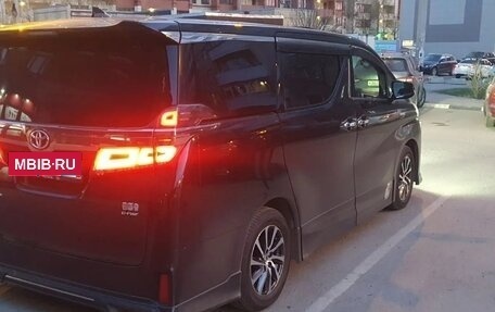 Toyota Vellfire II, 2018 год, 4 490 000 рублей, 4 фотография