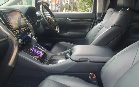 Toyota Vellfire II, 2018 год, 4 490 000 рублей, 13 фотография
