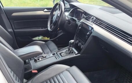 Volkswagen Passat B8 рестайлинг, 2019 год, 2 800 000 рублей, 8 фотография