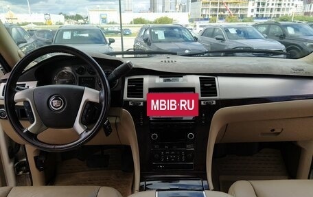 Cadillac Escalade III, 2013 год, 2 300 000 рублей, 24 фотография