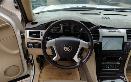 Cadillac Escalade III, 2013 год, 2 300 000 рублей, 25 фотография