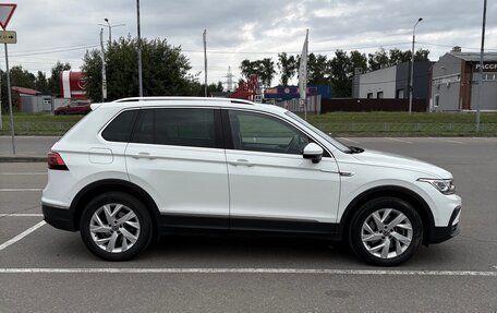 Volkswagen Tiguan II, 2021 год, 3 000 000 рублей, 2 фотография