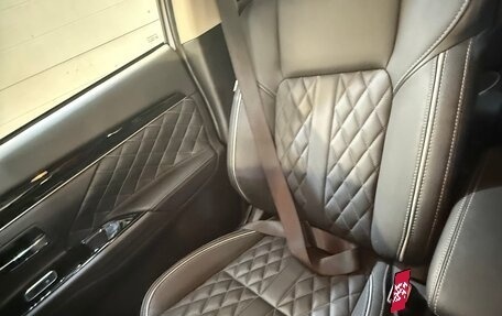 Mitsubishi Outlander III рестайлинг 3, 2022 год, 3 300 000 рублей, 14 фотография