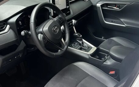 Toyota RAV4, 2021 год, 3 350 000 рублей, 6 фотография