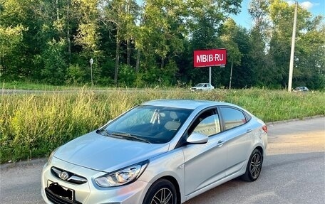 Hyundai Solaris II рестайлинг, 2012 год, 719 000 рублей, 1 фотография