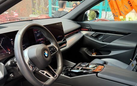 BMW 5 серия, 2024 год, 6 100 000 рублей, 8 фотография