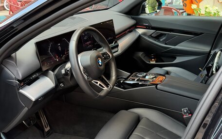 BMW 5 серия, 2024 год, 6 100 000 рублей, 15 фотография