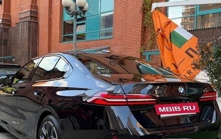 BMW 5 серия, 2024 год, 6 100 000 рублей, 5 фотография