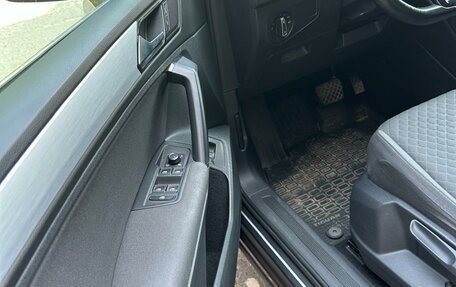 Volkswagen Tiguan II, 2017 год, 1 999 000 рублей, 14 фотография