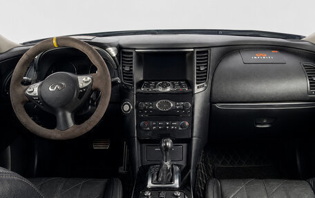 Infiniti QX70, 2014 год, 2 629 000 рублей, 8 фотография