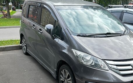 Honda Freed I, 2013 год, 1 100 000 рублей, 3 фотография
