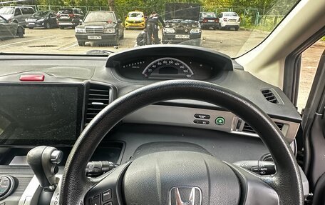 Honda Freed I, 2013 год, 1 100 000 рублей, 12 фотография