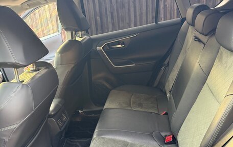 Toyota RAV4, 2024 год, 5 100 000 рублей, 16 фотография