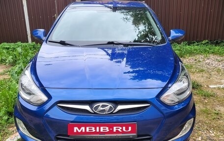 Hyundai Solaris II рестайлинг, 2011 год, 850 000 рублей, 2 фотография