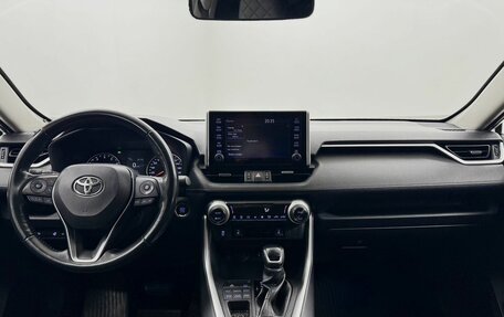 Toyota RAV4, 2019 год, 3 145 000 рублей, 17 фотография