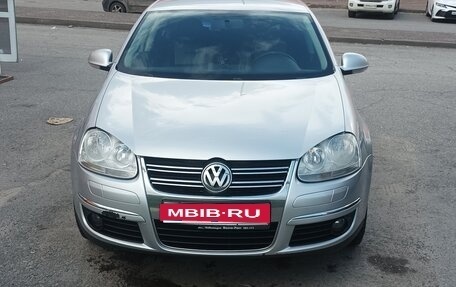 Volkswagen Jetta VI, 2010 год, 650 000 рублей, 1 фотография