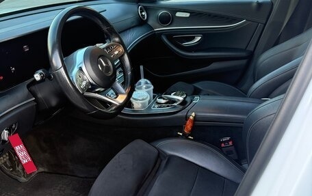 Mercedes-Benz E-Класс, 2019 год, 3 100 000 рублей, 9 фотография