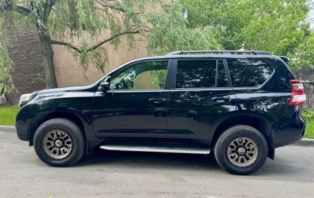 Toyota Land Cruiser Prado 150 рестайлинг 2, 2016 год, 3 800 000 рублей, 2 фотография