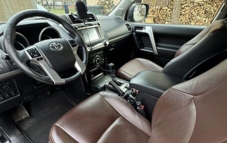Toyota Land Cruiser Prado 150 рестайлинг 2, 2016 год, 3 800 000 рублей, 15 фотография